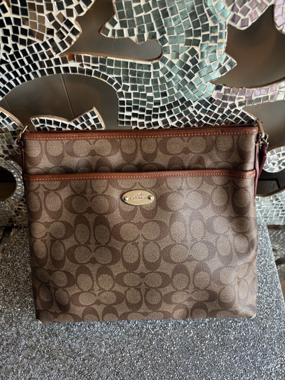 💕Coach Signature Canvas Crossbody Bag in Brown - Picture 2 of 8